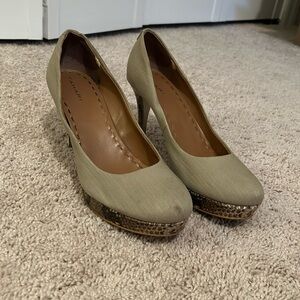 Tahari nude platform heels